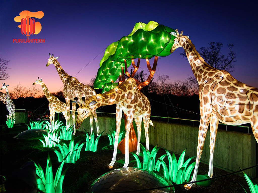 Life Like Giraffe Zoo Lantern